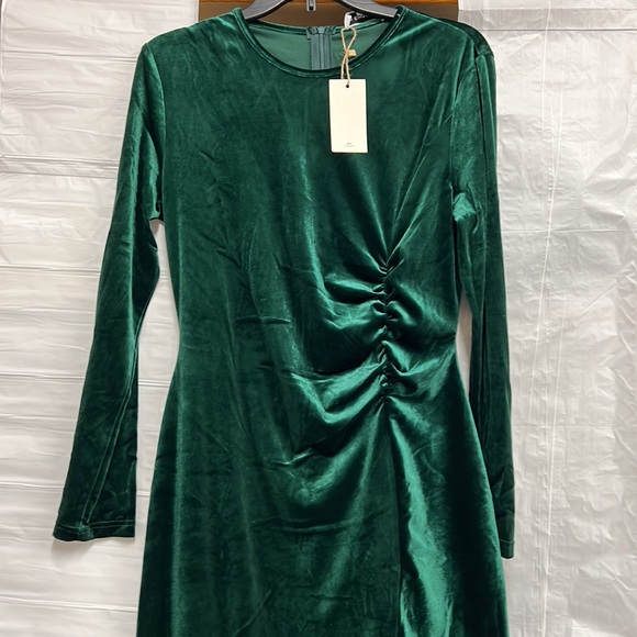 RIHOAS Green Elegant Ruched Velvet Party Dress Full Sleeves Large Crew Neckline - Picture 1 of 15